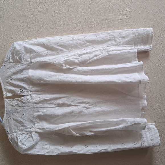 Universal Thread white blouse - Picture 4 of 4